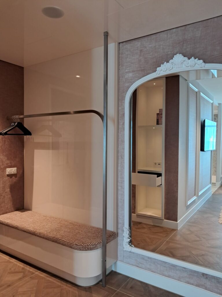 Parijs Suite van der Valk Houten