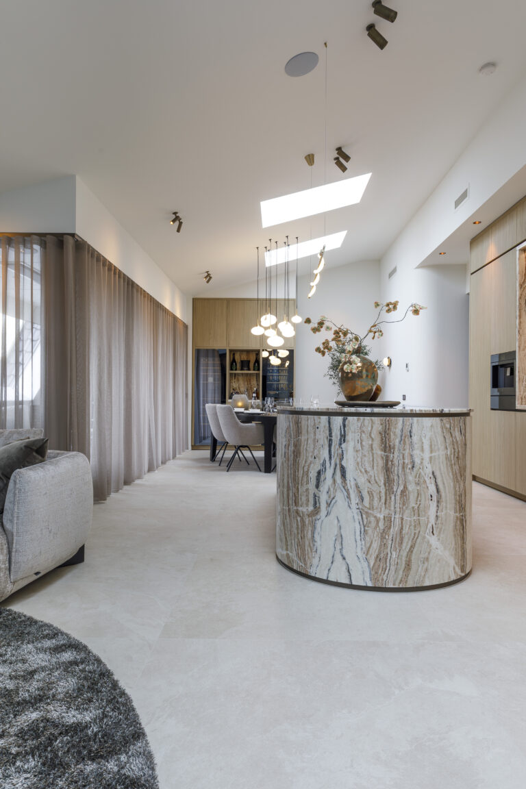 Maatwerk interieur Penthouse Steenbergen