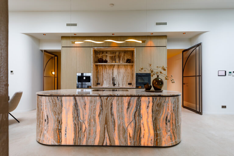 Maatwerk interieur Penthouse Steenbergen