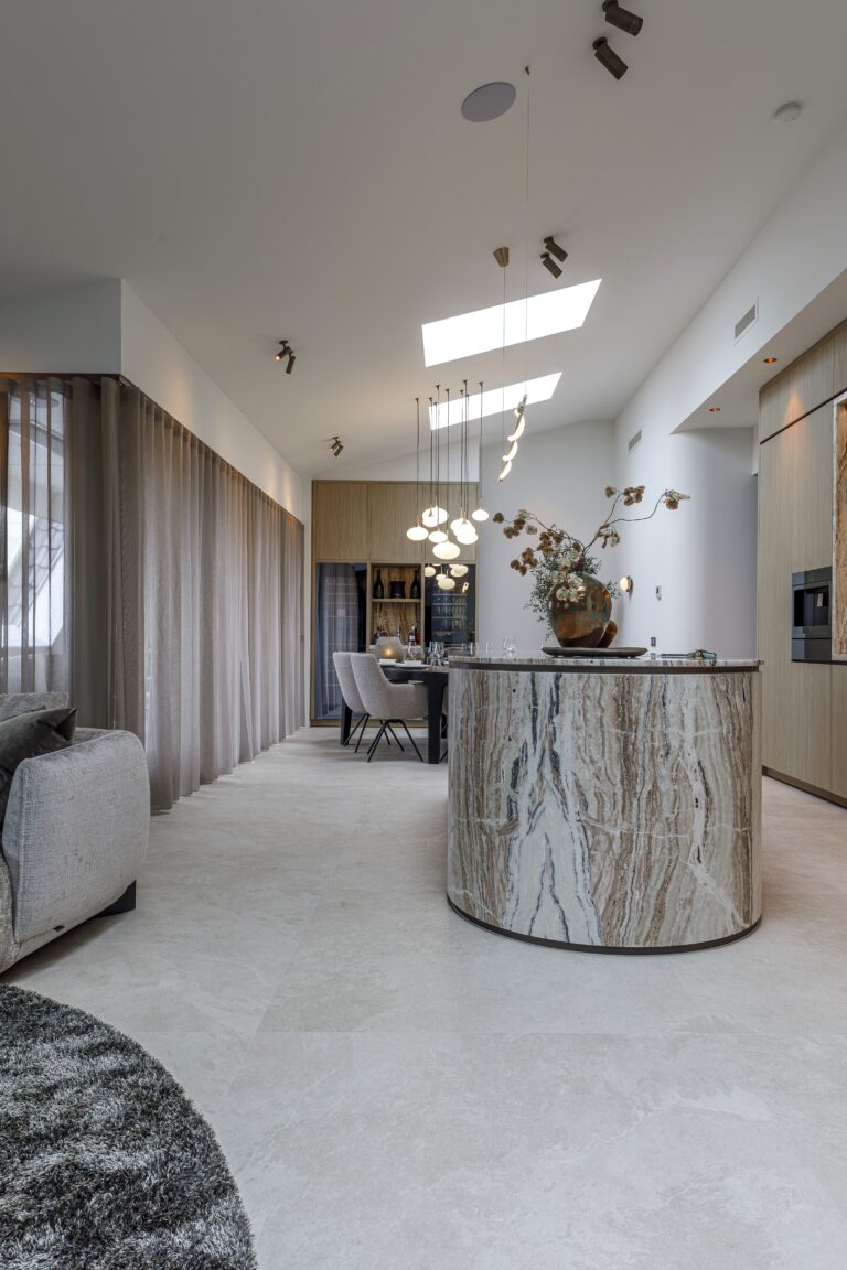 Maatwerk interieur Penthouse Steenbergen